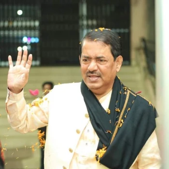 deshchitro-634d2eb7ecf91-171022043015.webp