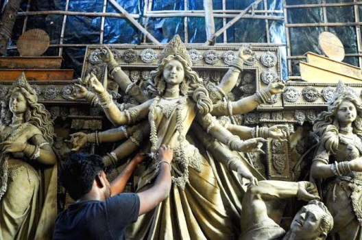 deshchitro-68cc0088c6fa6-180925065224.webp